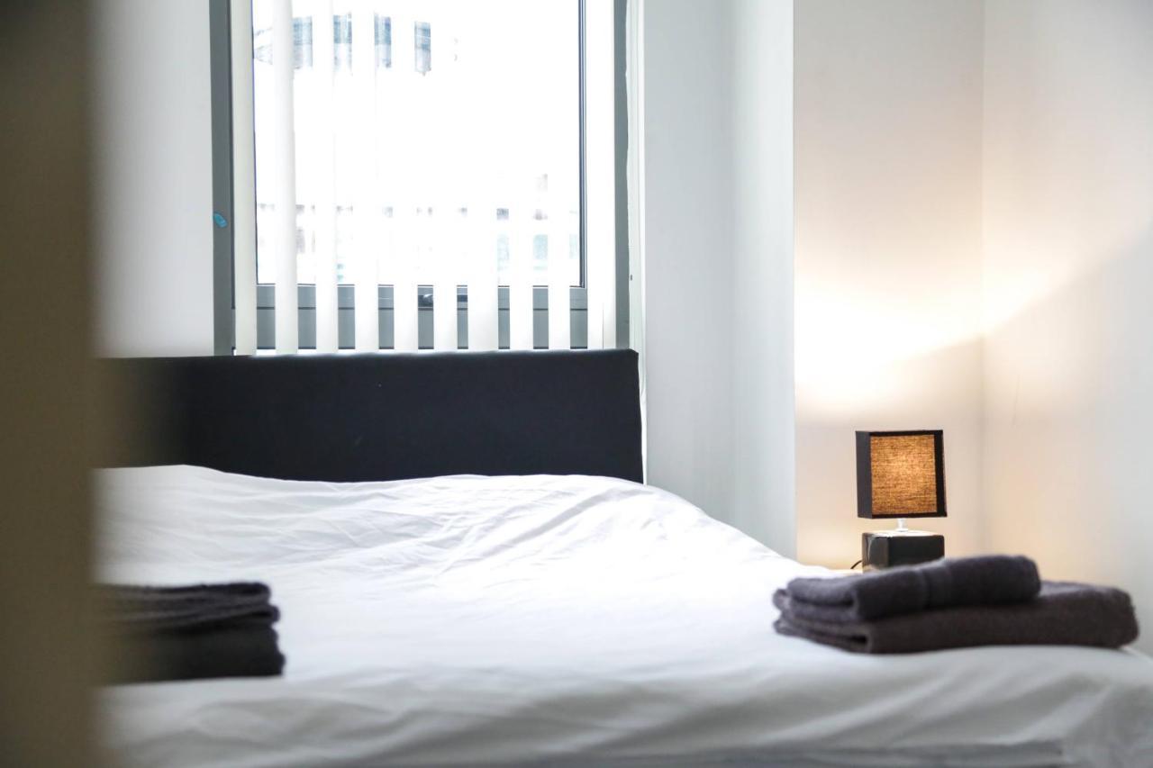 Serviced Apartment In Liverpool City Centre - Free Parking - Balcony - By Happy Days Екстериор снимка